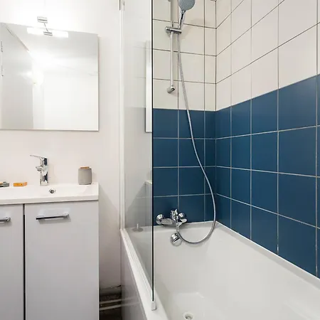 Calme, Renove, Balcon, Pres Commerces Et Ski, 7-8 Pers, Parking Inclus. Wifi Gratuit. - Fr-1-346-312 Apartment *